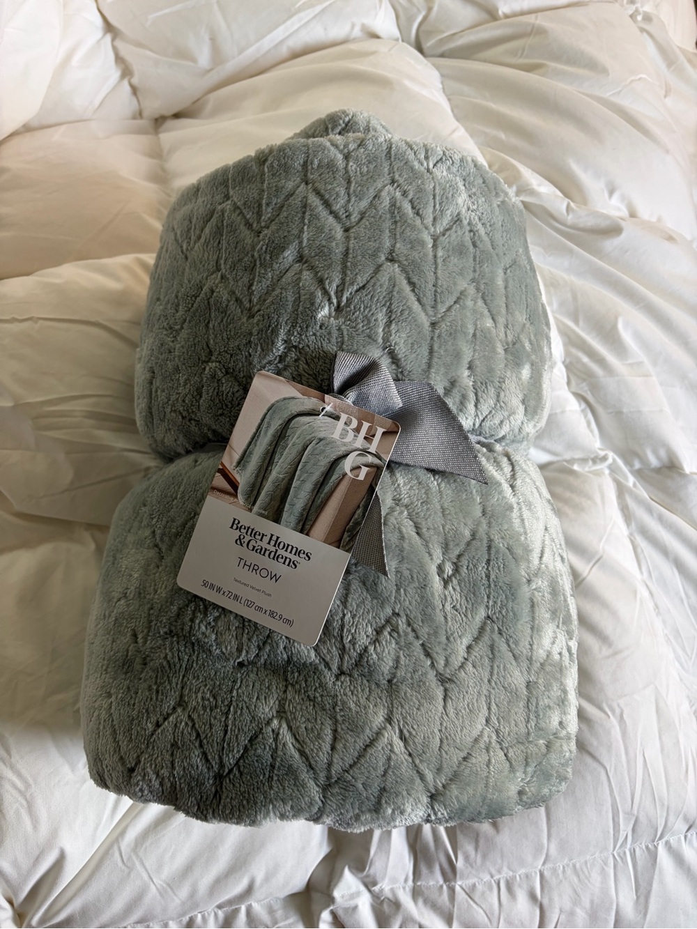 Better Homes And Gardens Plush Sage Throw with Quilted Chevron Texture